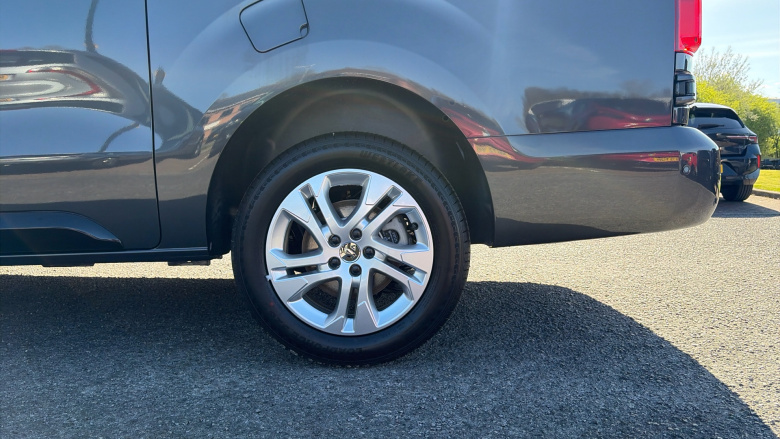 Vauxhall Vivaro L2 Diesel 2.2 Turbo D 150 Pro H1 Double Cab Auto